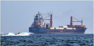 Iran Closes Strait of Hormuz Again Over U.S. Blockade